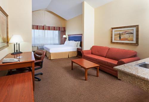 Holiday Inn Express & Suites - Laredo-Event Center Area, an IHG Hotel