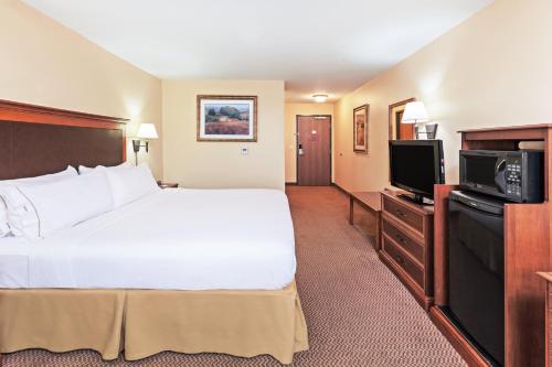 Holiday Inn Express & Suites - Laredo-Event Center Area, an IHG Hotel