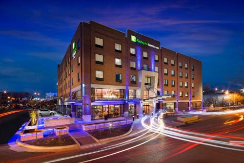 Holiday Inn Express & Suites Oklahoma City Downtown - Bricktown, an IHG Hotel
