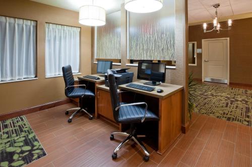 Holiday Inn Express Hotel And Suites Willmar