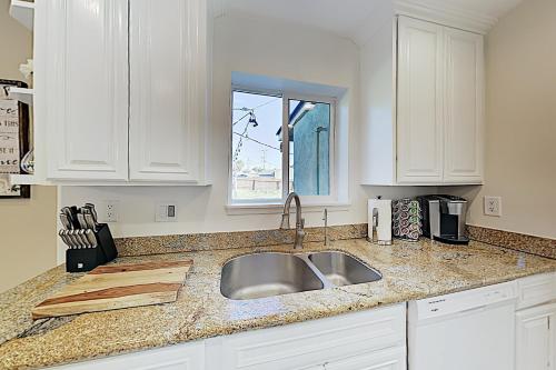 New Listing! Updated Home with Big Yard Near Town home - image 4