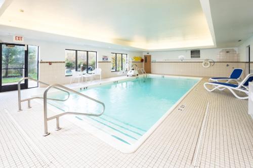 Holiday Inn Express Hotel & Suites Grand Blanc by IHG in Grand Blanc, USA