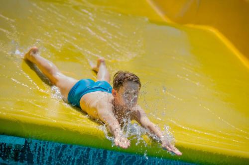 Boni Családi Wellness Hotel - image 14