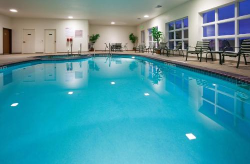 Úszómedence, Holiday Inn Express Hotel and Suites Stevens Point By IHG in Stevens Point (Wisconsin)