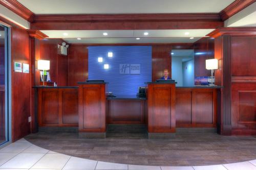 Holiday Inn Express and Suites Dawson Creek, an IHG Hotel