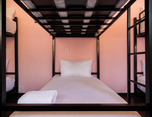 Colorbox beds and rooms