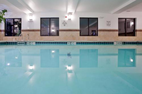 Holiday Inn Express & Suites Exmore - Eastern Shore by IHG - 수영장