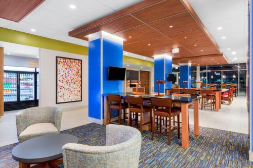 Holiday Inn Express & Suites - Union Gap - Yakima Area, an IHG Hotel