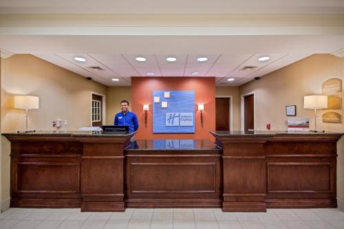 Holiday Inn Express Hotel & Suites Jackson - Flowood, an IHG Hotel