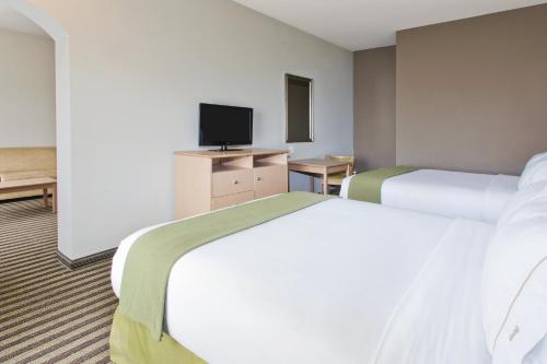 Holiday Inn Express Hotel & Suites Alvarado an IHG Hotel - image 8