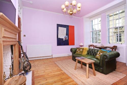 JOIVY Iconic Colorful Home on the Royal Mile, Edimburgo (foto 8)