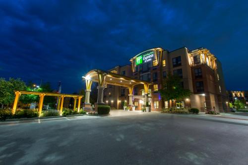 Holiday Inn Express & Suites Riverport Richmond, an IHG Hotel