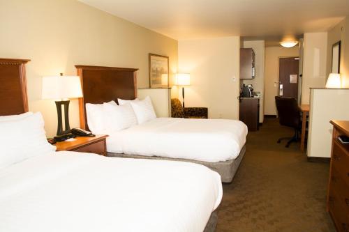 Holiday Inn Express Hotel and Suites Mason City