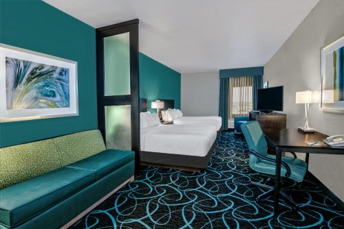 Holiday Inn Express Hotel and Suites Fort Worth/I-20 - image 14