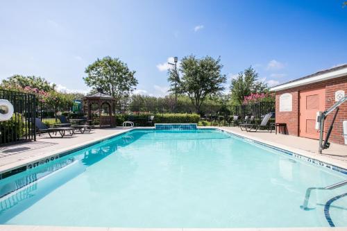 Holiday Inn Express Hotel & Suites Dallas - Grand Prairie I-20 by IHG in Grand Prairie, USA