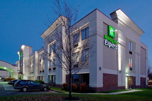 . Holiday Inn Express Hotel & Suites Grove City, an IHG Hotel