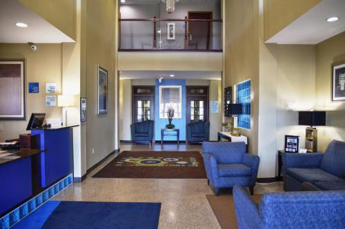 Holiday Inn Express Hotel & Suites St. Charles, an IHG Hotel