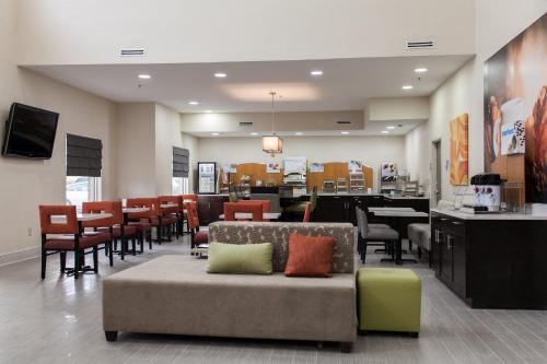 Holiday Inn Express & Suites Sweetwater