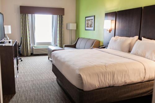 Holiday Inn Express & Suites Sweetwater