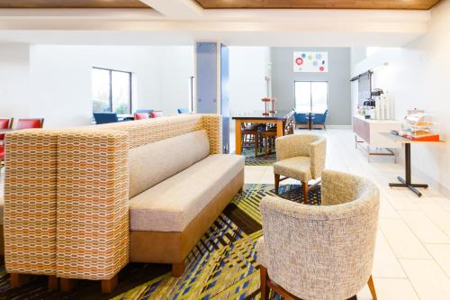 Holiday Inn Express & Suites Shelbyville, an IHG Hotel in Shelbyville, USA