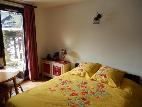 Studio au calme avec jardin et vue Mont-Blanc in ลา ฟราส