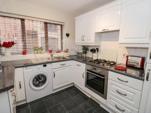 Valentines Cottage - image 12