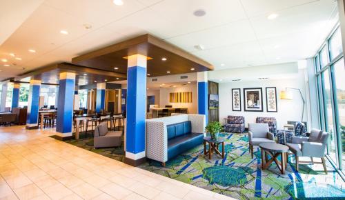 Holiday Inn Express & Suites Greenwood Mall an IHG Hotel - image 8