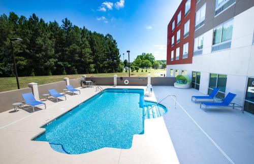 Holiday Inn Express & Suites Greenwood North