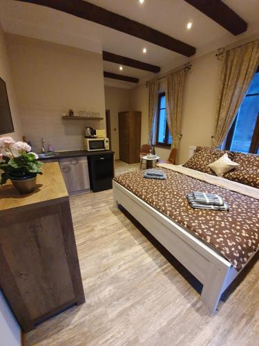 1 queen bed