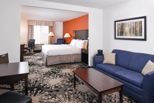 홀리데이 인 익스프레스 & 스위트 그린필드 바이 IHG