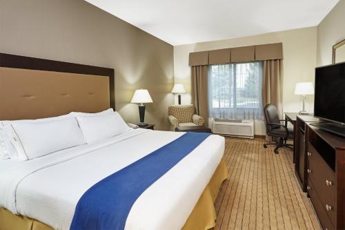 Holiday Inn Express & Suites Madison-Verona, an IHG Hotel