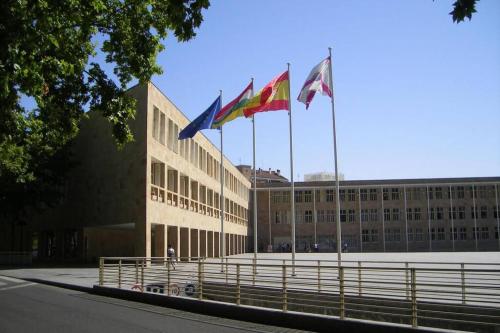  Agradable, luminoso, WIFI, junto al Ayuntamiento in Logroño