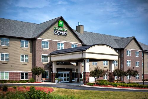 Holiday Inn Express & Suites - Green Bay East