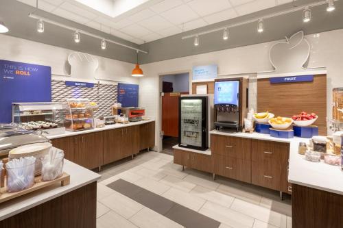 Holiday Inn Express Hotel & Suites Minneapolis-Downtown Convention Center by IHG in Minneapolis, USA