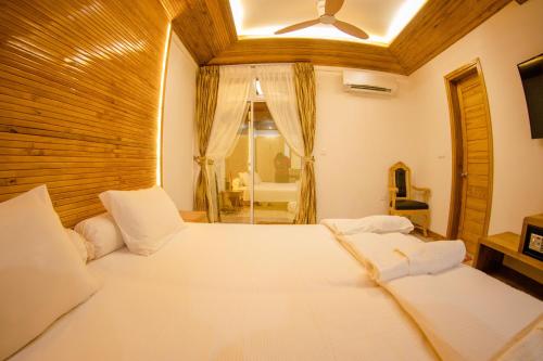 247464743 PERLA Dhangethi