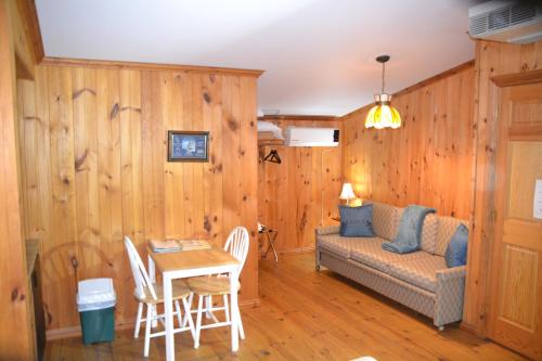 設施, 奧博巴比酒店 (Auberge Papillon Lune) in 墨爾本 (QC)