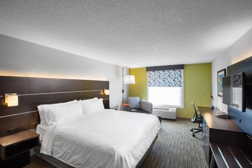 Holiday Inn Express Hotel & Suites Altoona-Des Moines