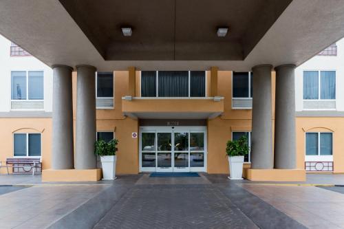 Holiday Inn Express & Suites Tavares an IHG Hotel - image 2