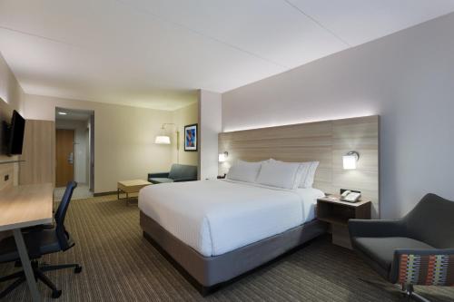 King Room - Mobility Access/Hearing Accessible