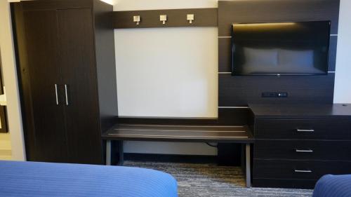 Holiday Inn Express & Suites - Jacksonville W - I295 and I10 an IHG Hotel - image 8