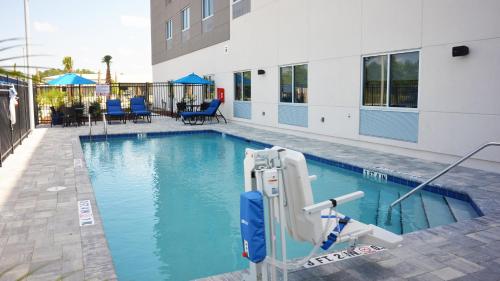 Holiday Inn Express & Suites - Jacksonville W - I295 and I10, an IHG Hotel