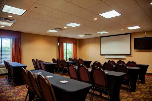Holiday Inn Express Tyler South By IHG - 회의실/연회장