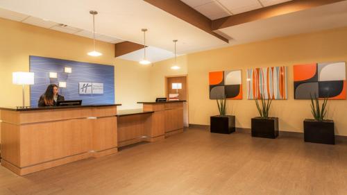 Holiday Inn Express Fort Lauderdale Airport South an IHG Hotel - image 3