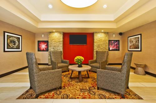 Holiday Inn Express & Suites Springfield, an IHG Hotel in Springfield, USA