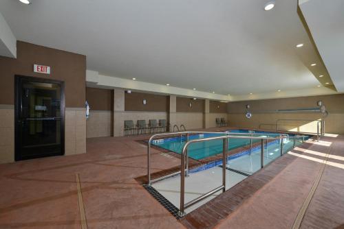 Holiday Inn Express Alva By IHG - 수영장