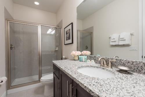 Remarkable Home near Disney with Water Park Included - 7705F - image 2