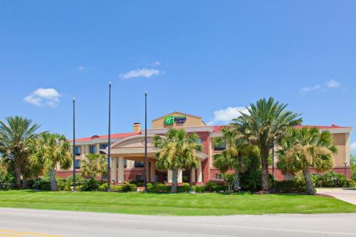 Holiday Inn Express & Suites Wharton, an IHG Hotel