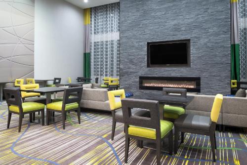 Holiday Inn Express and Suites Norman, an IHG Hotel