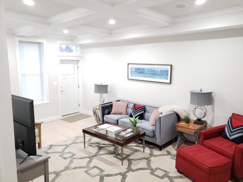 Spacious & Bright home In Bloomingdale/ Truxton DC thumb 3