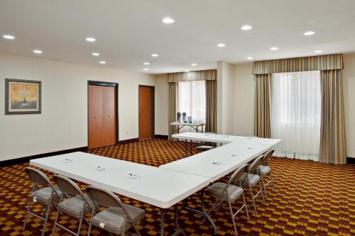 Holiday Inn Express & Suites Jackson by IHG - Hotel - Jackson